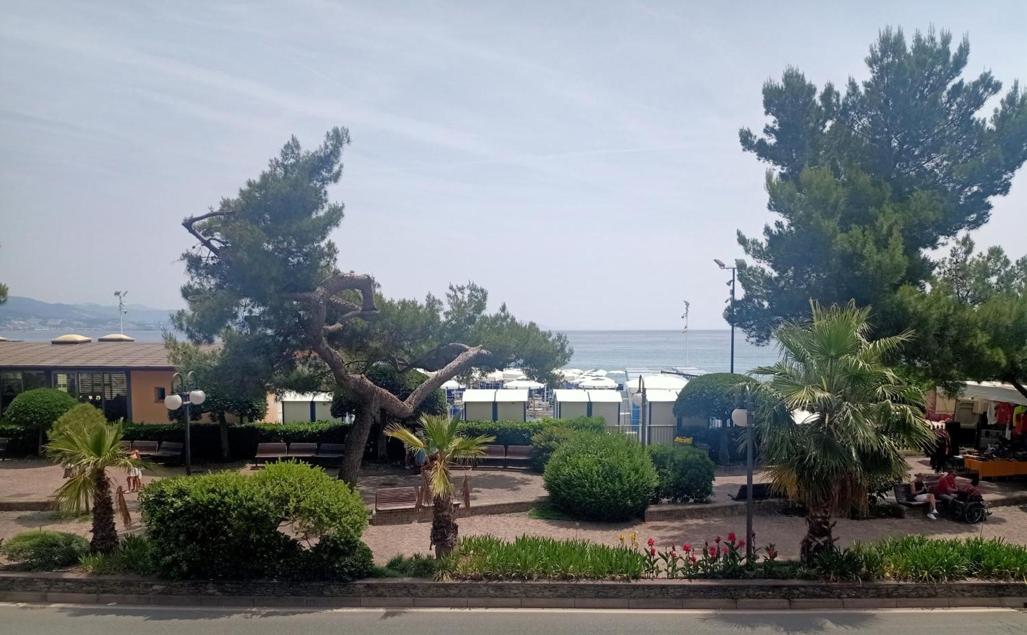Hotel Serena Arenzano Exterior foto
