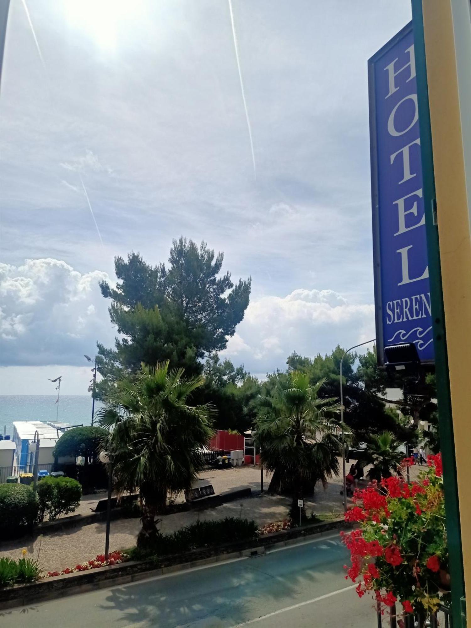 Hotel Serena Arenzano Exterior foto